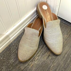 Black and white pin striped mule